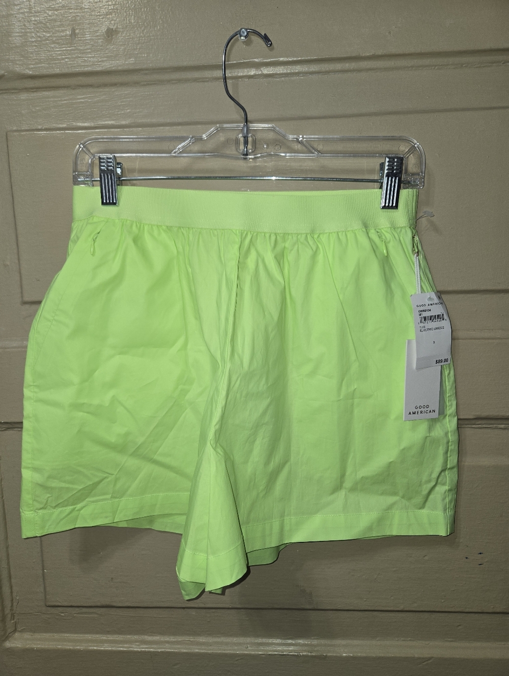 Good American Electric Lime Green Weekend Shorts NWT Size: 2 = Medium - Picture 1 of 5